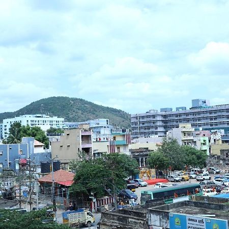 Apartamento Babu Naidu Residency Vellore Exterior foto