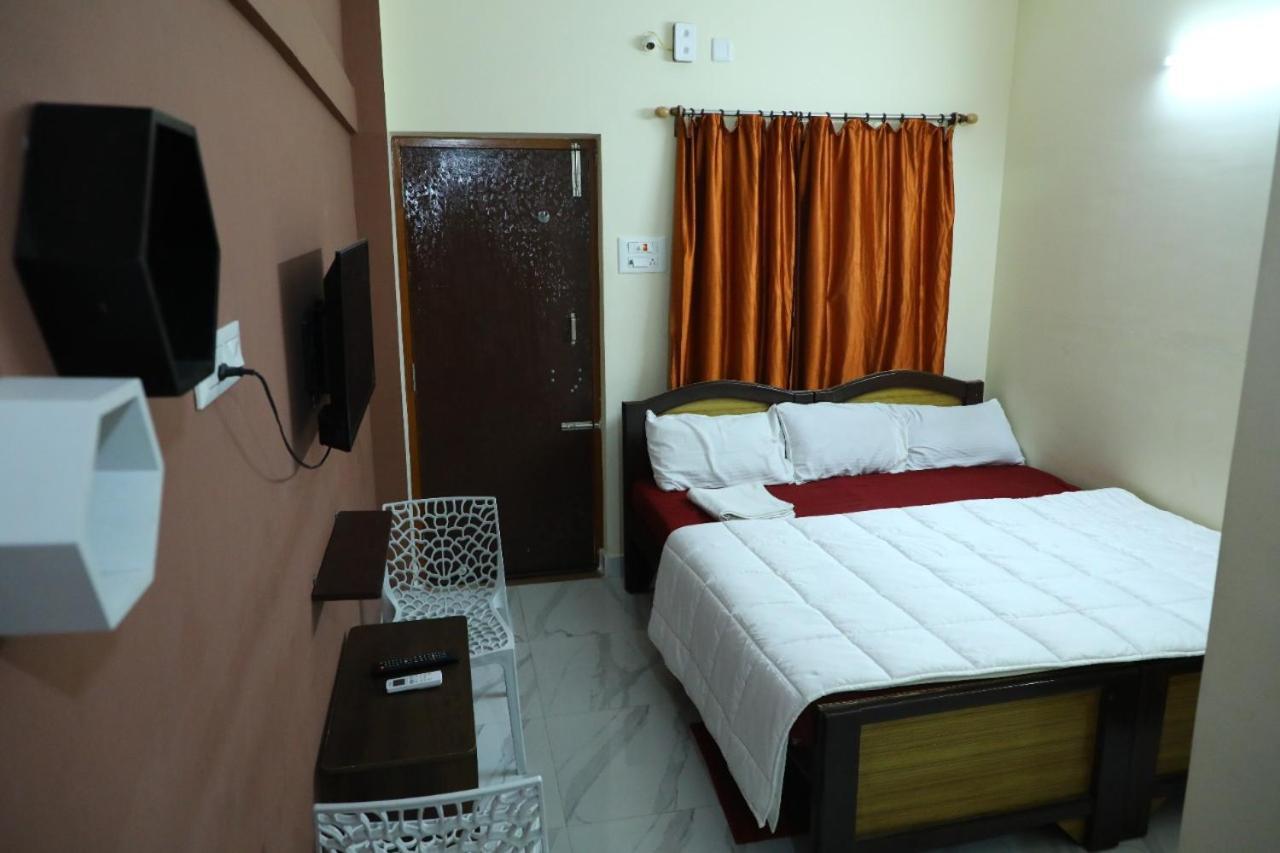 Apartamento Babu Naidu Residency Vellore Exterior foto